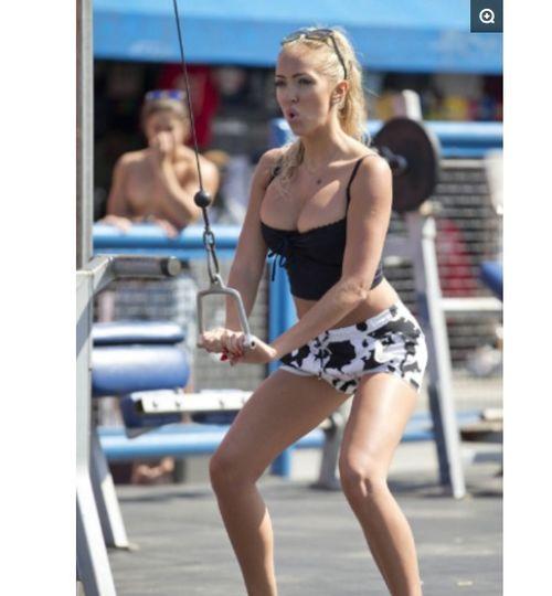 欧美游泳模特图片欣赏,性感与健康的完美融合